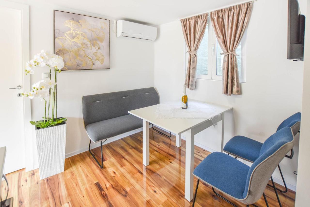 Mobile Home Dandelion Biograd Na Moru Ngoại thất bức ảnh
