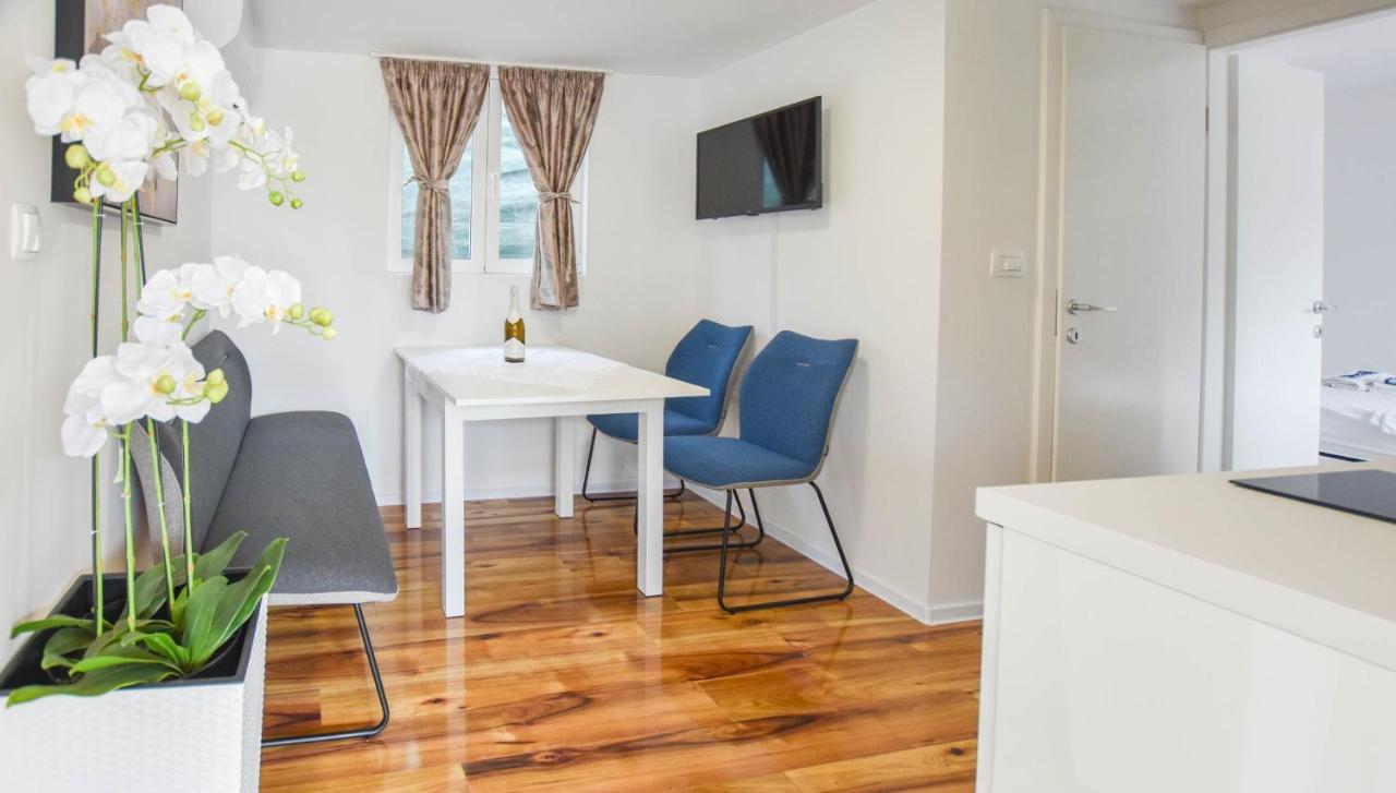 Mobile Home Dandelion Biograd Na Moru Ngoại thất bức ảnh