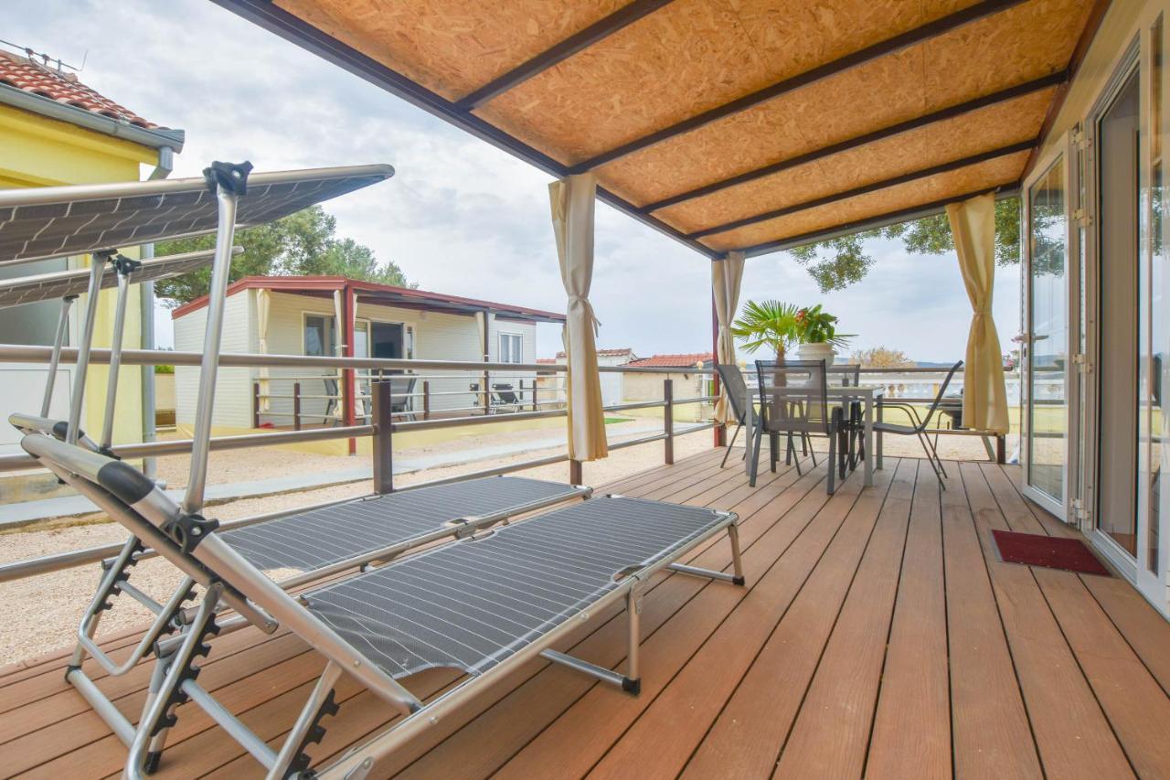 Mobile Home Dandelion Biograd Na Moru Ngoại thất bức ảnh