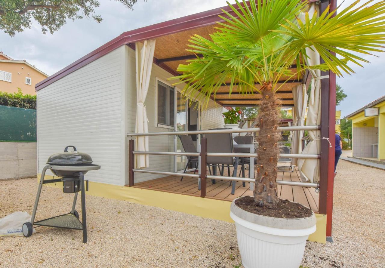 Mobile Home Dandelion Biograd Na Moru Ngoại thất bức ảnh