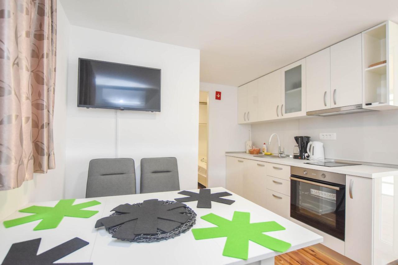Mobile Home Dandelion Biograd Na Moru Ngoại thất bức ảnh