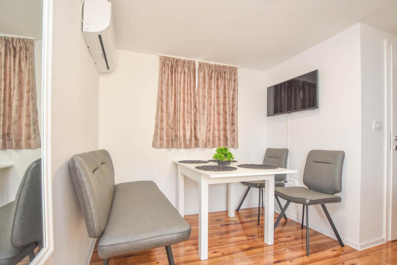 Mobile Home Dandelion Biograd Na Moru Ngoại thất bức ảnh