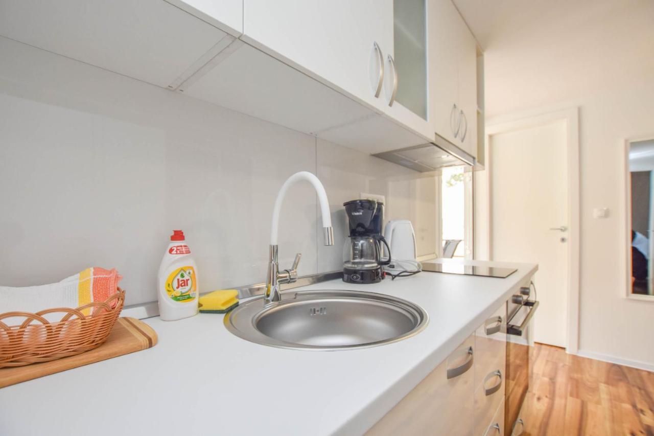 Mobile Home Dandelion Biograd Na Moru Ngoại thất bức ảnh