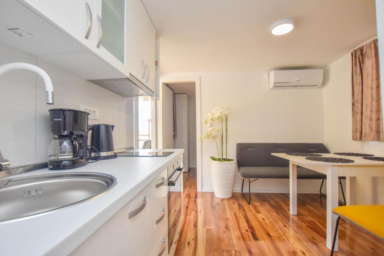 Mobile Home Dandelion Biograd Na Moru Ngoại thất bức ảnh