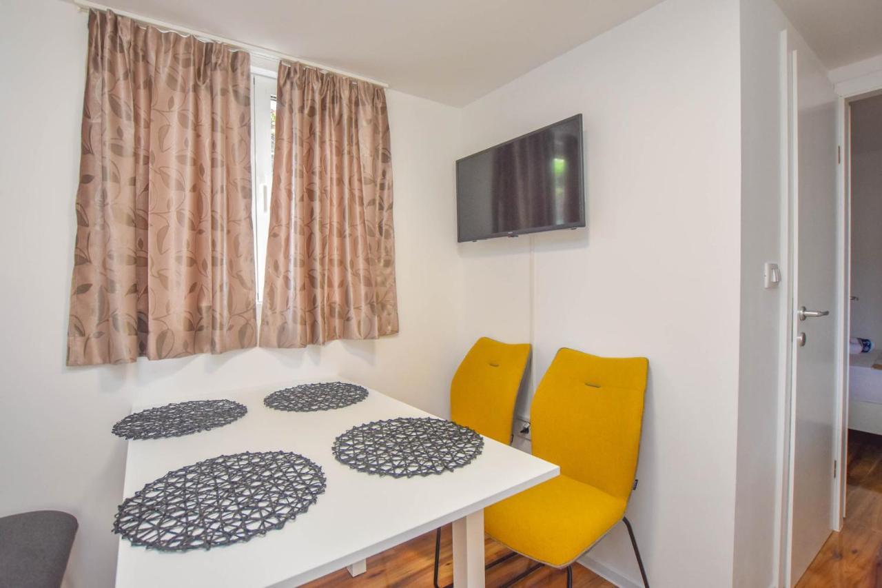 Mobile Home Dandelion Biograd Na Moru Ngoại thất bức ảnh